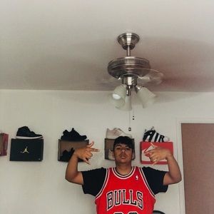 Meet your Posher, Tomas